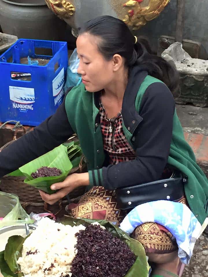 making-rice-packets