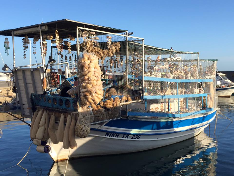 laura-davis-greece-chania-boat-tourist-crap