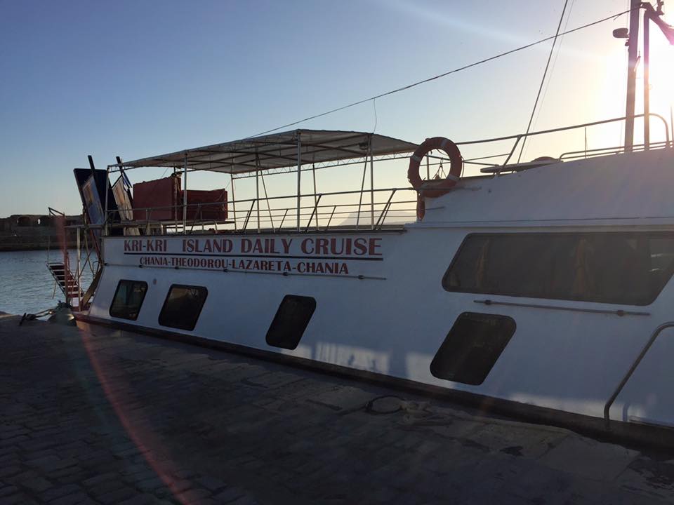 laura-davis-greece-chania-sleeping-tour-boat