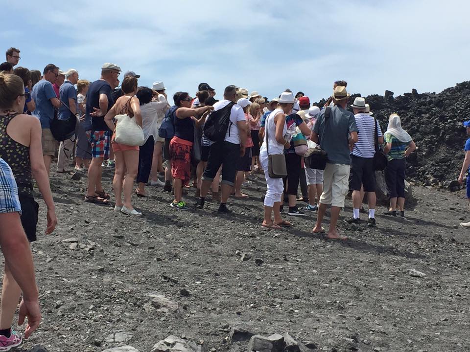 laura-davis-greece-crowds-arriving