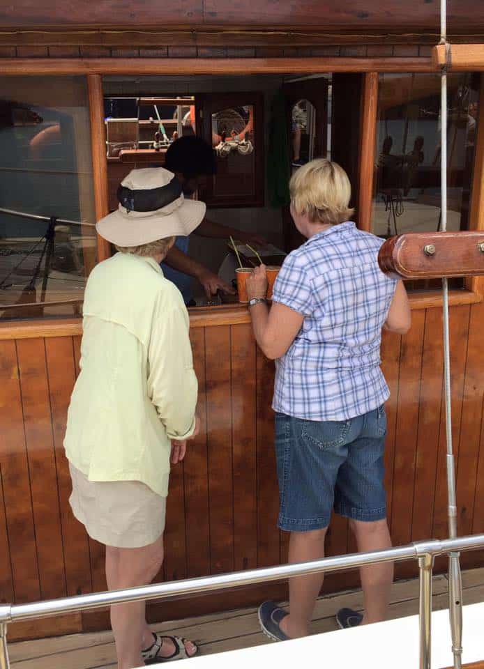 laura-davis-greece-santorini-buying-coffee