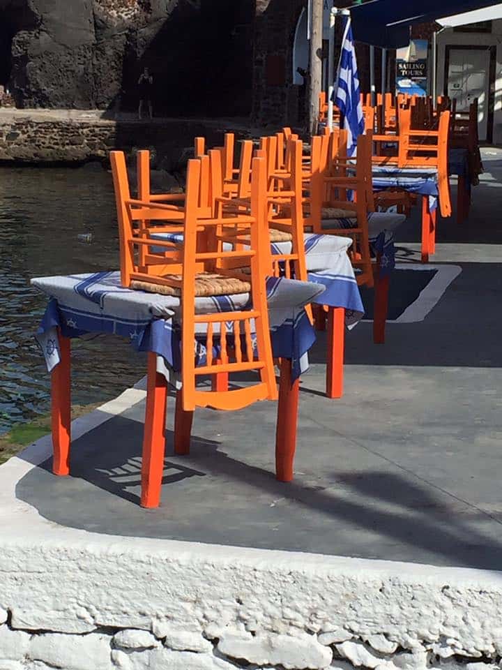 laura-davis-greece-santorini-harbor-cafe