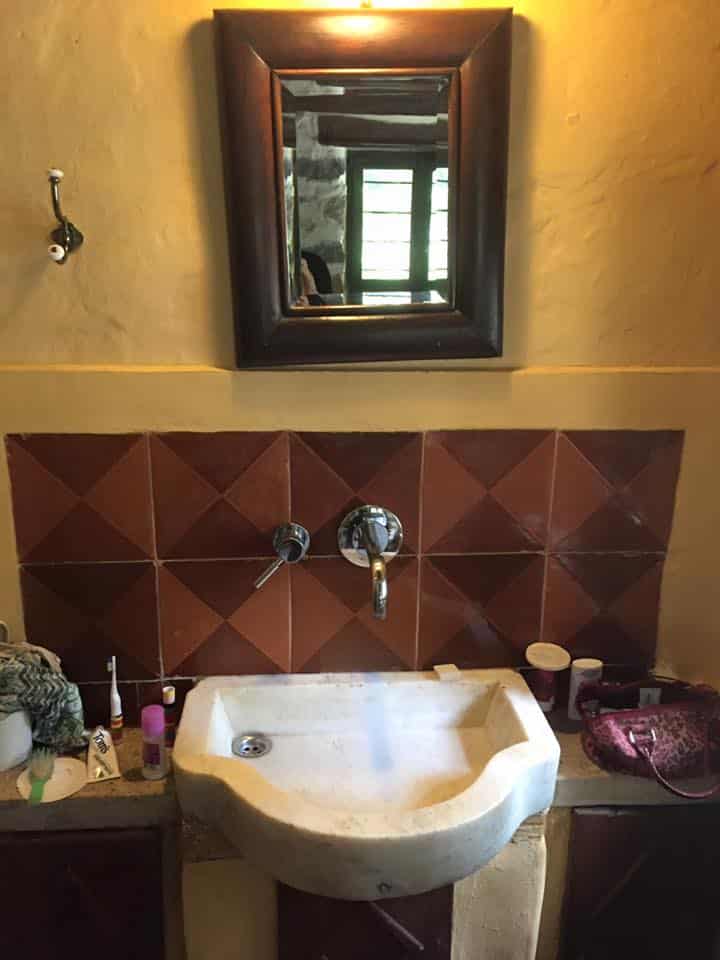 laura-davis-greece-milia-bathroom-sink