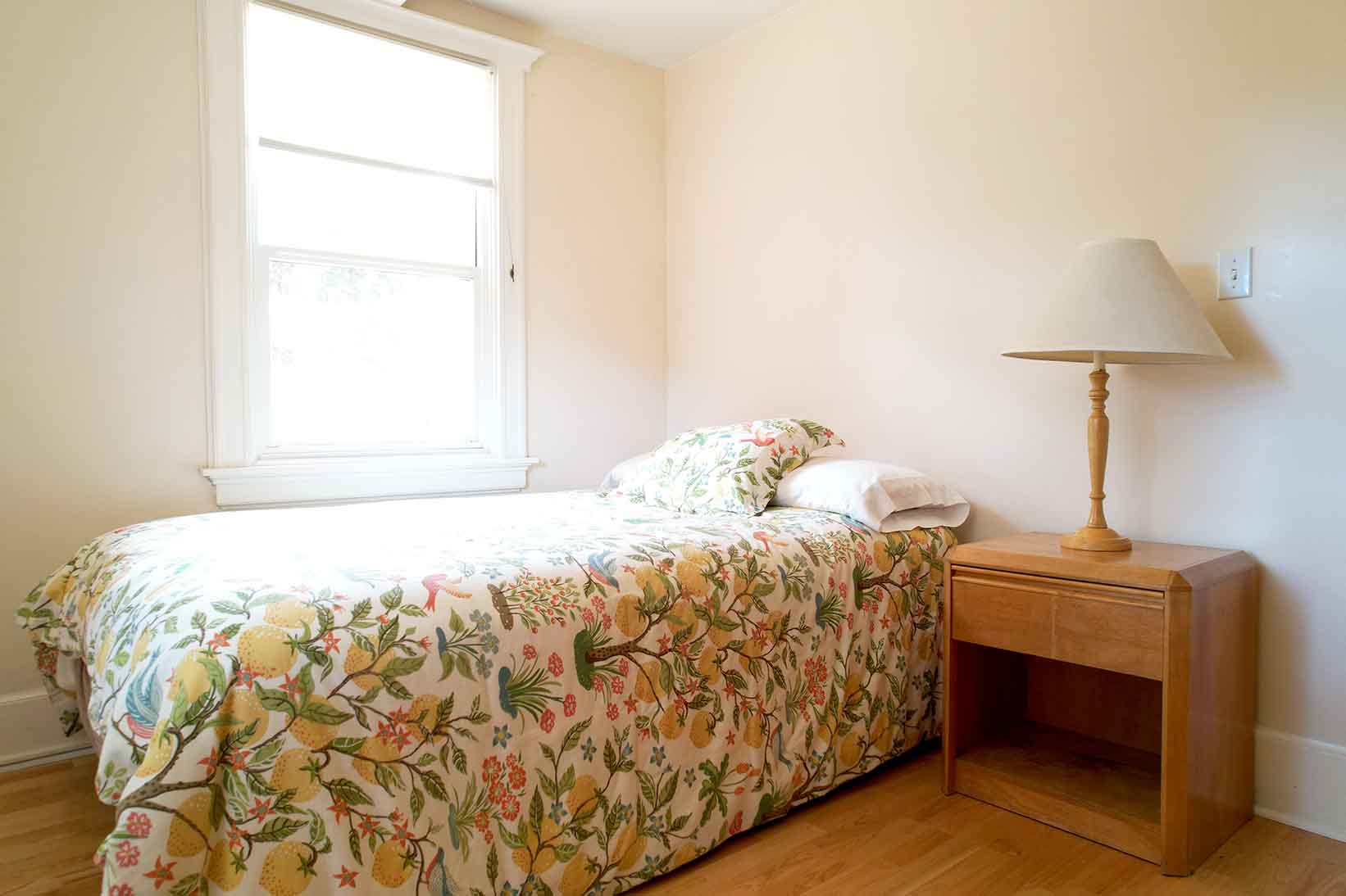 Pacific House Bedroom, Commonweal, CA | Photo courtesy of Commonweal